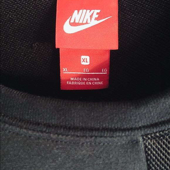 Nike Tech Fleece crewneck - Picture 2 of 3